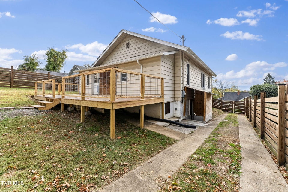 Photo #5: 1023 Arlington Avenue