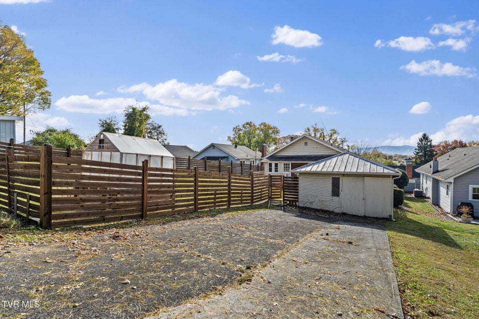 Photo #7: 1023 Arlington Avenue