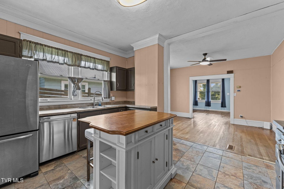 Photo #27: 1023 Arlington Avenue