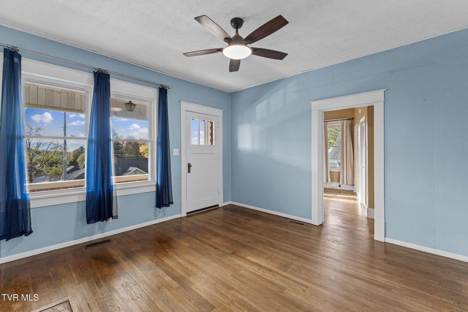 Photo #10: 1023 Arlington Avenue