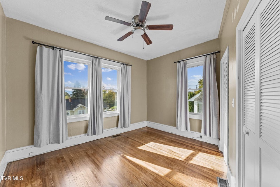 Photo #13: 1023 Arlington Avenue