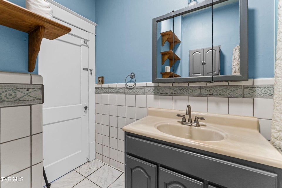 Photo #18: 1023 Arlington Avenue