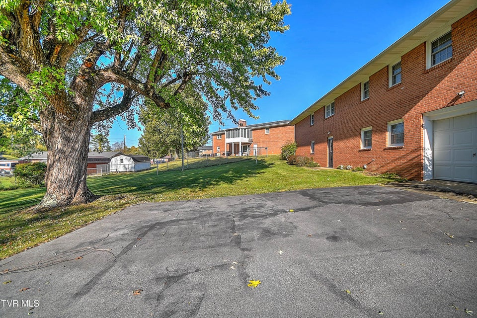 Photo #42: 2402 Circleview Drive