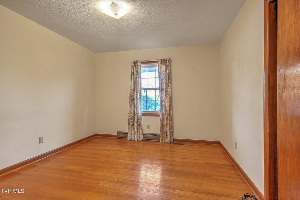 Photo #9: 2402 Circleview Drive