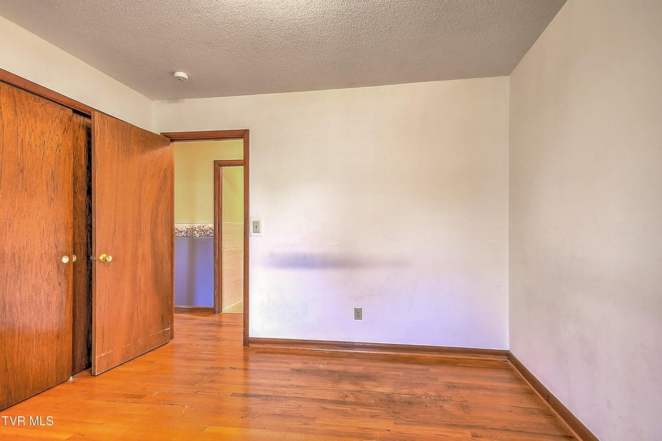 Photo #10: 2402 Circleview Drive