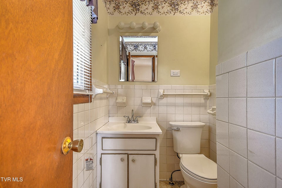 Photo #19: 2402 Circleview Drive