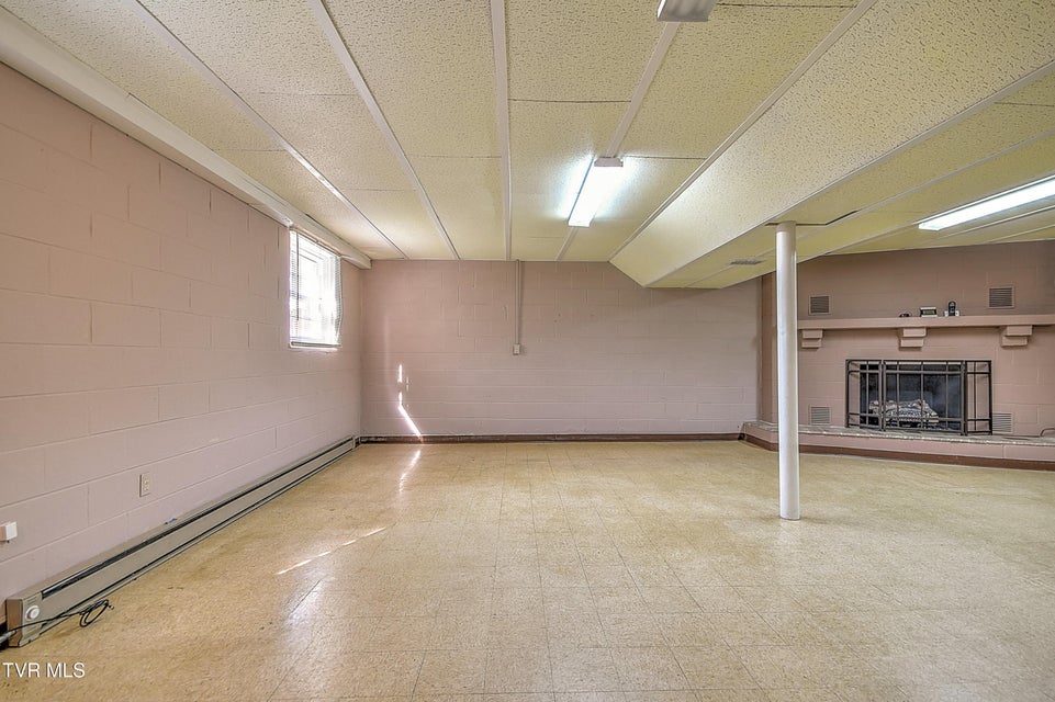 Photo #25: 2402 Circleview Drive