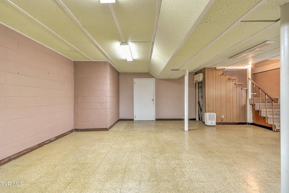 Photo #28: 2402 Circleview Drive