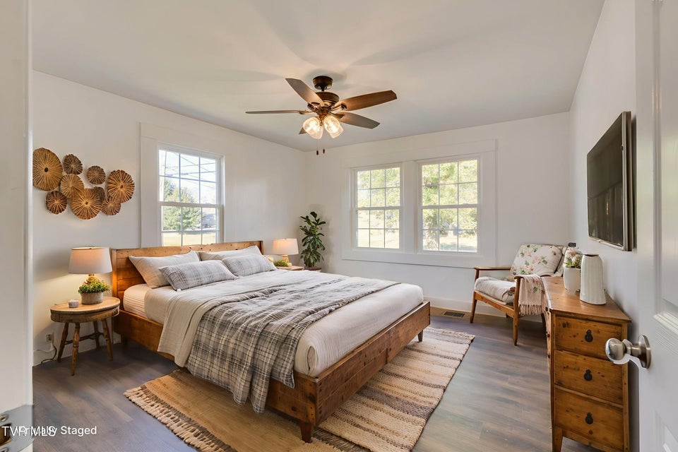 Photo #19: 292 Main Street