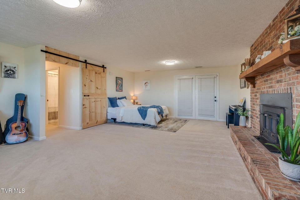 Photo #23: 2316 Colonial View Road