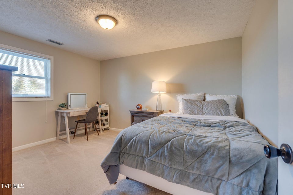 Photo #25: 2316 Colonial View Road