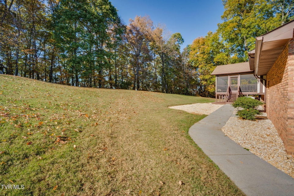 Photo #37: 2316 Colonial View Road