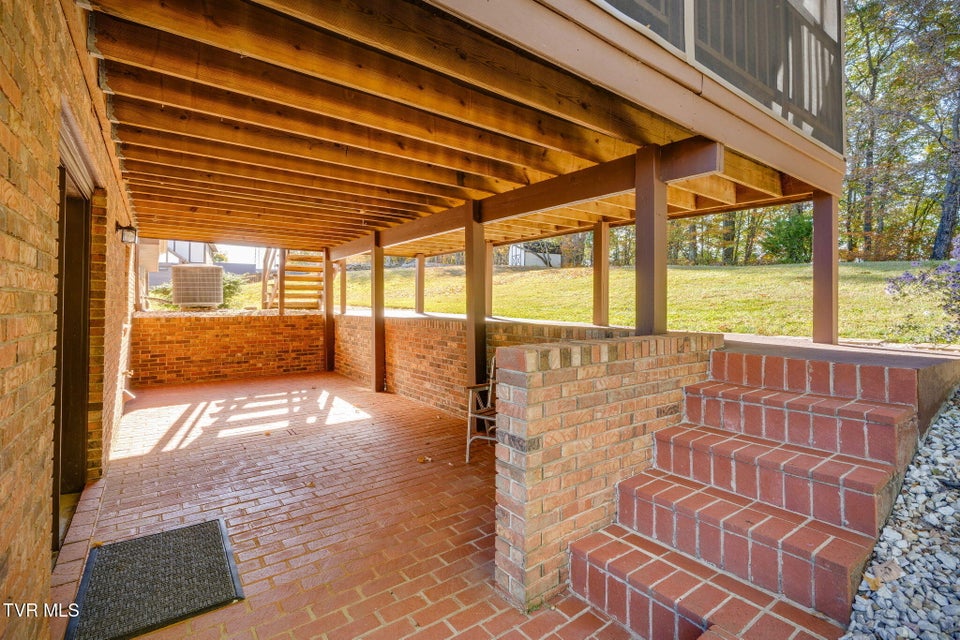 Photo #34: 2316 Colonial View Road