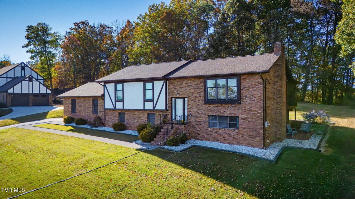 Photo #41: 2316 Colonial View Road