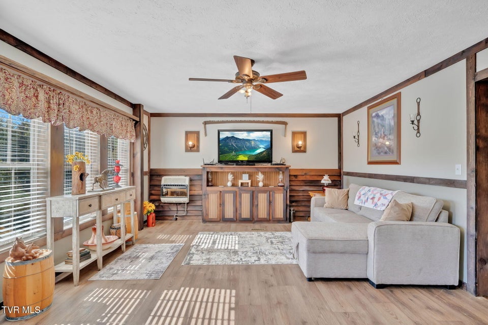 Photo #50: 3176 Highway 421