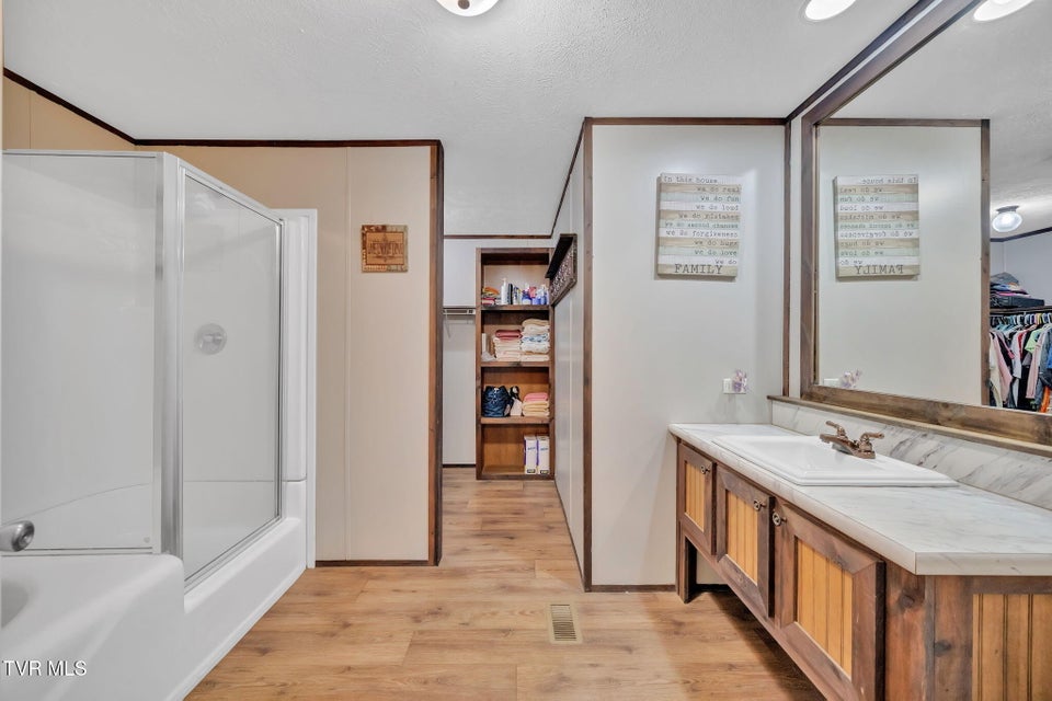 Photo #52: 3176 Highway 421