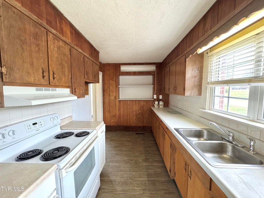 Photo #6: 123 Randolph Avenue