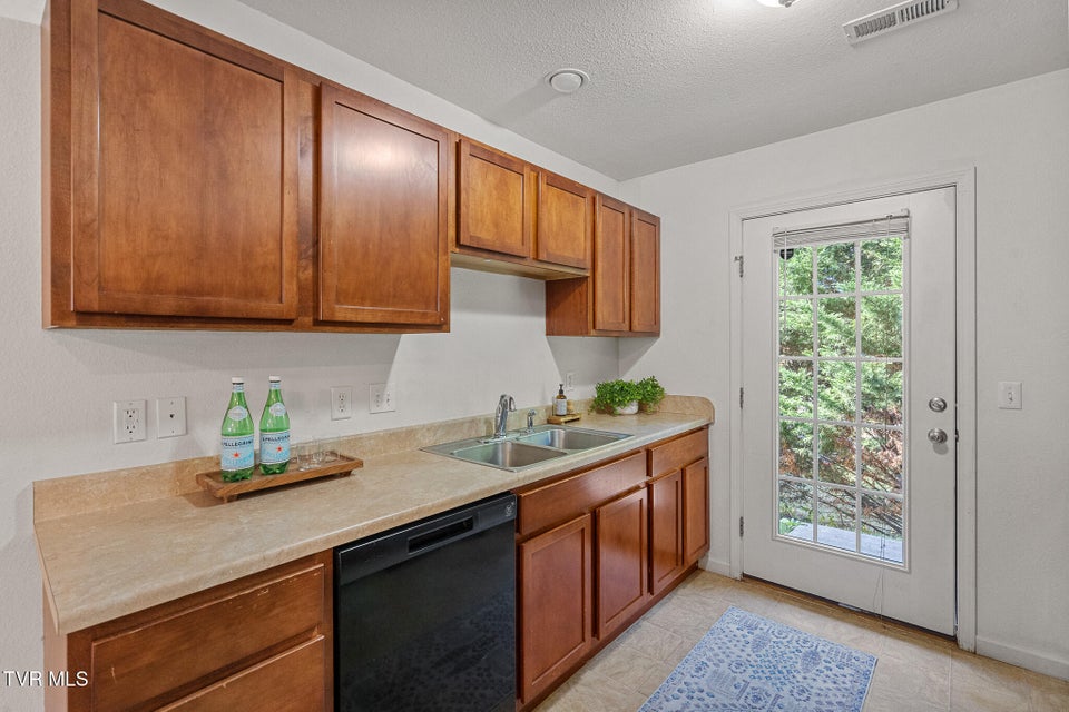 Photo #7: 396 Jonesboro Road