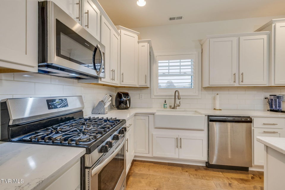 Photo #13: 35 Palmetto Court