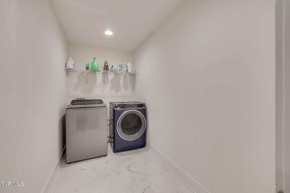 Photo #32: 35 Palmetto Court