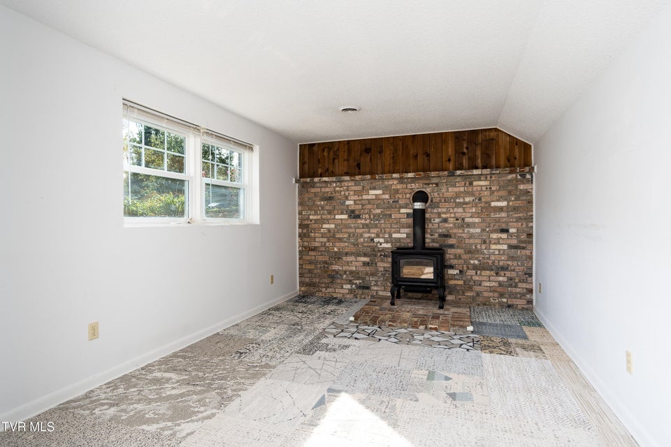 Photo #29: 145 Village Lane