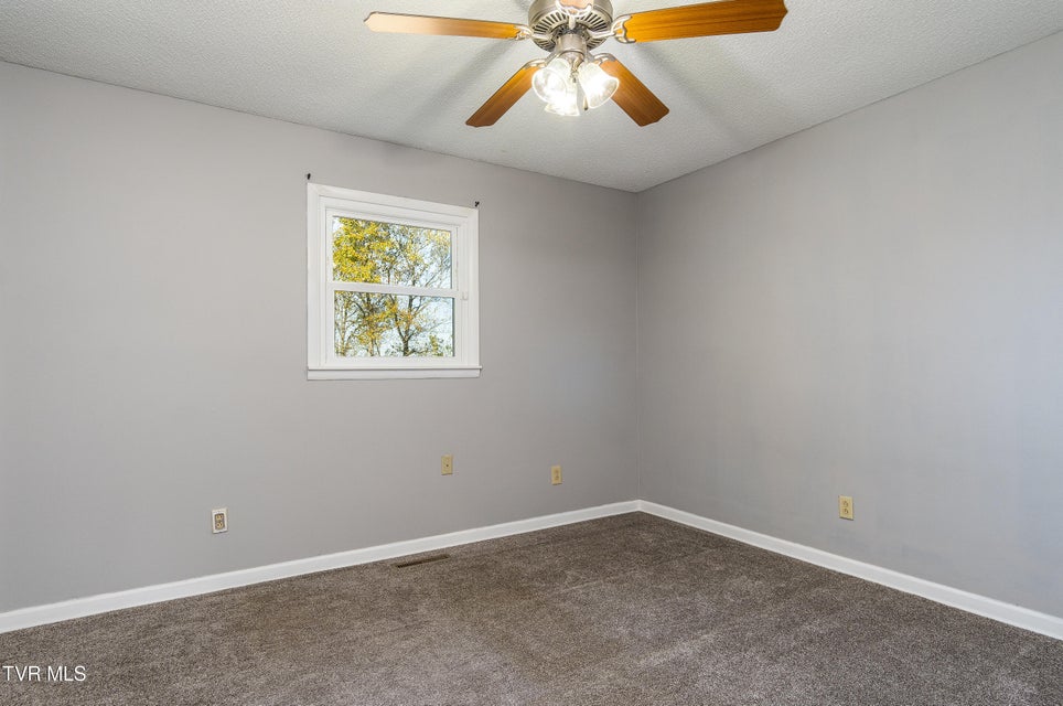 Photo #23: 145 Village Lane