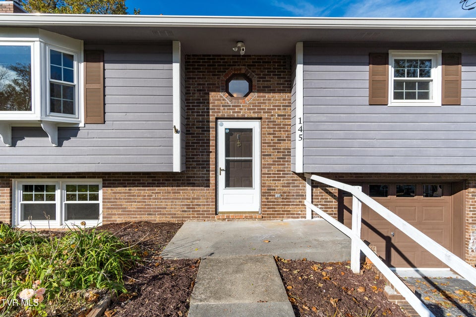 Photo #33: 145 Village Lane