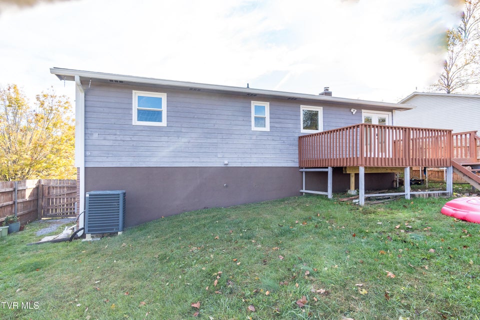 Photo #37: 145 Village Lane