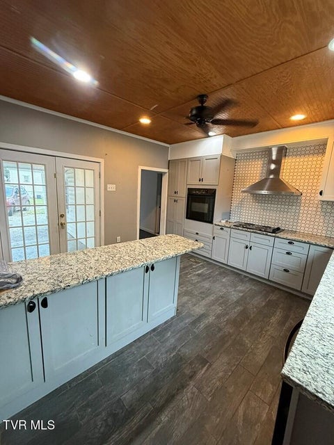 Photo #4: 539 Madison Street