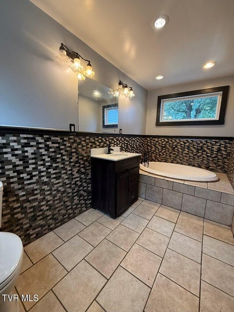 Photo #7: 539 Madison Street