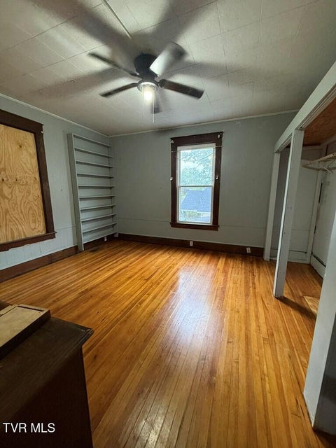 Photo #16: 539 Madison Street