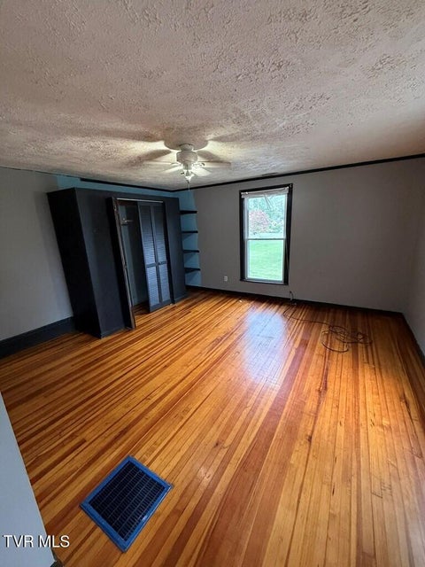 Photo #19: 539 Madison Street