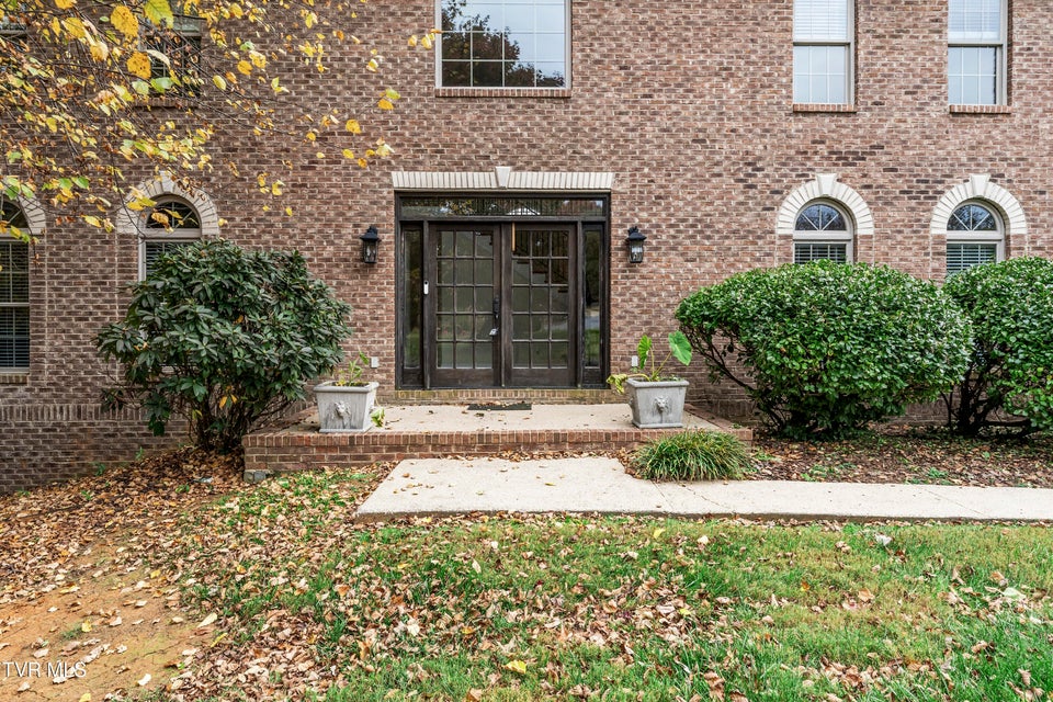 Photo #3: 9 Carriage Court