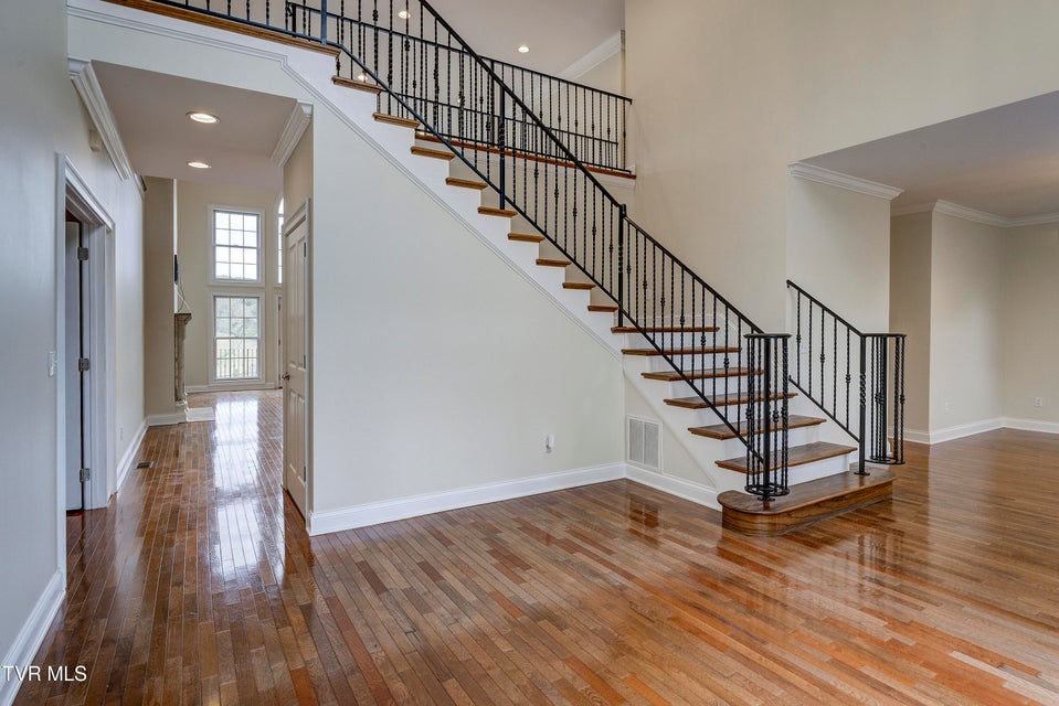 Photo #6: 9 Carriage Court