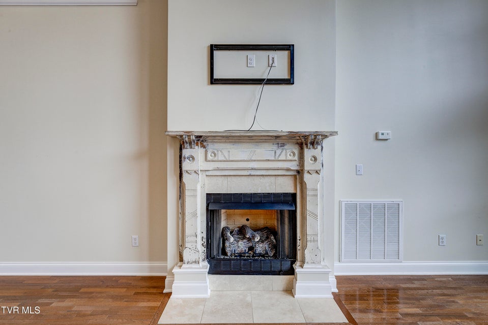 Photo #12: 9 Carriage Court