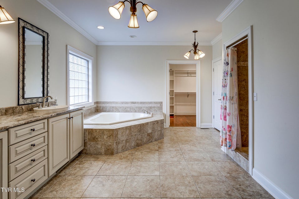 Photo #33: 9 Carriage Court