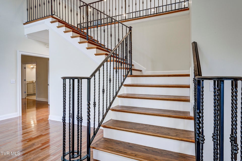 Photo #42: 9 Carriage Court