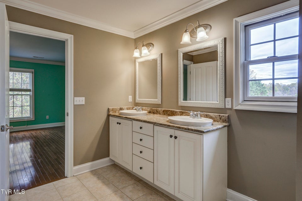 Photo #49: 9 Carriage Court