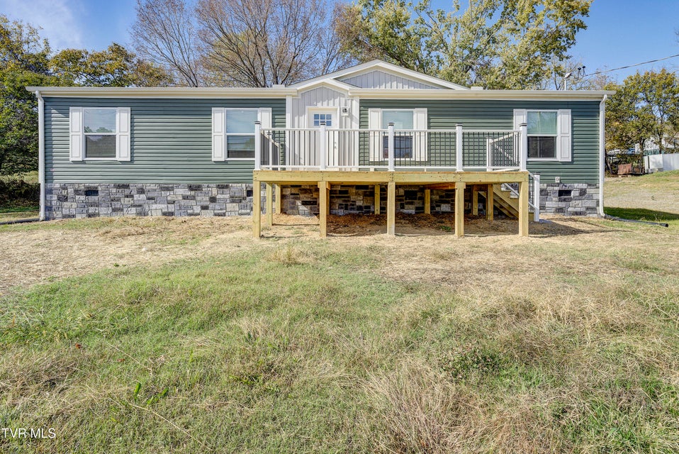 Photo #2: 560 Main Street