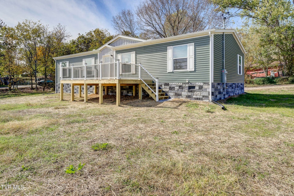 Photo #3: 560 Main Street