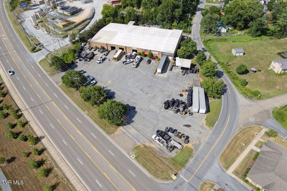 Photo #3: 1551 Wilcox Drive