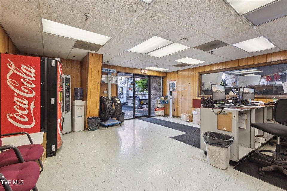 Photo #8: 1551 Wilcox Drive