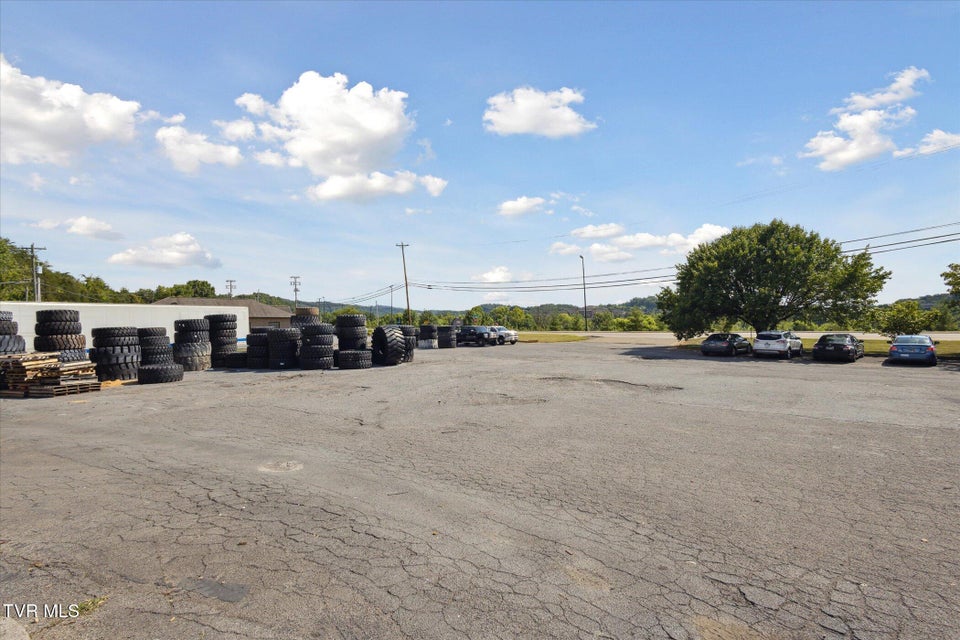 Photo #26: 1551 Wilcox Drive