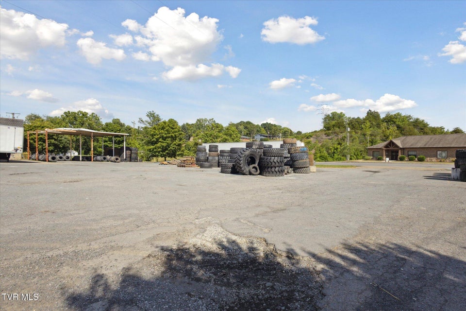 Photo #28: 1551 Wilcox Drive