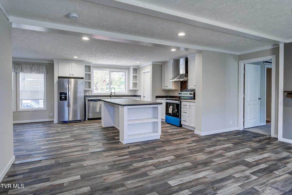 Photo #10: 560 Main Street