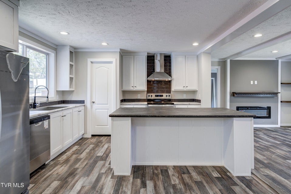 Photo #13: 560 Main Street