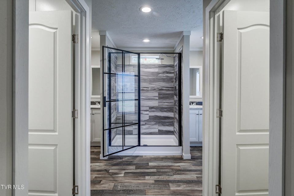 Photo #23: 560 Main Street