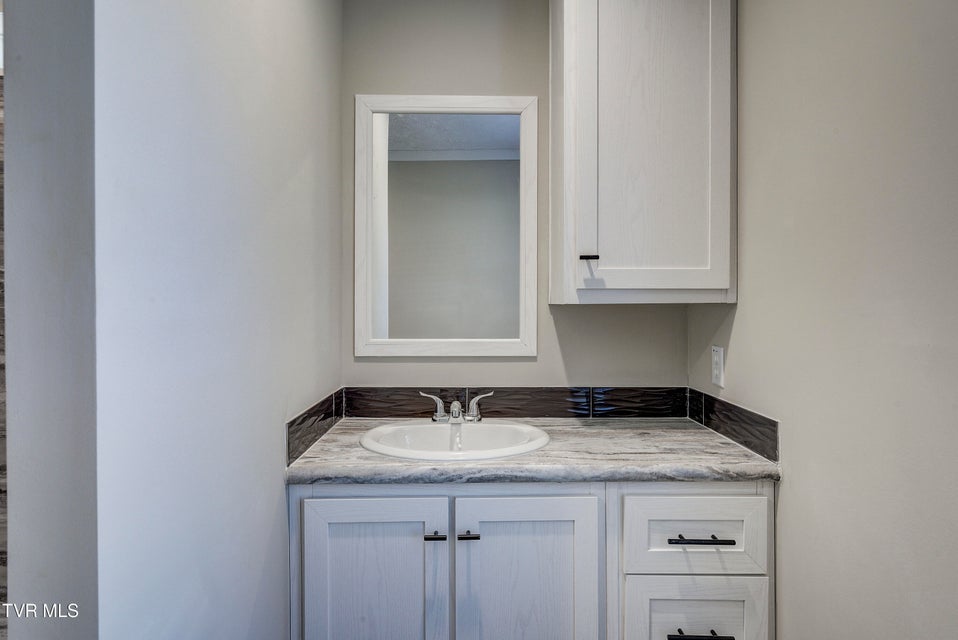 Photo #28: 560 Main Street