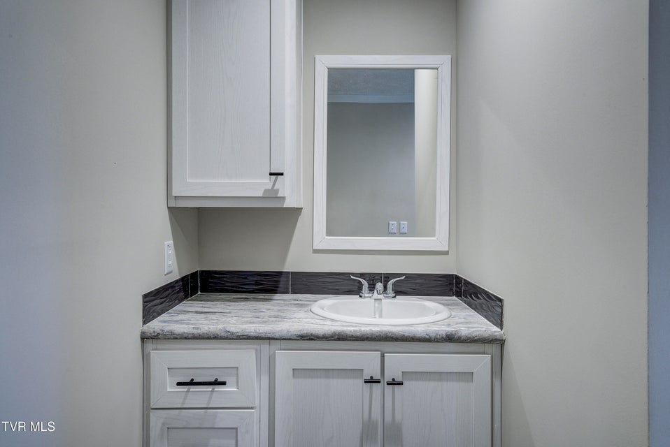 Photo #29: 560 Main Street