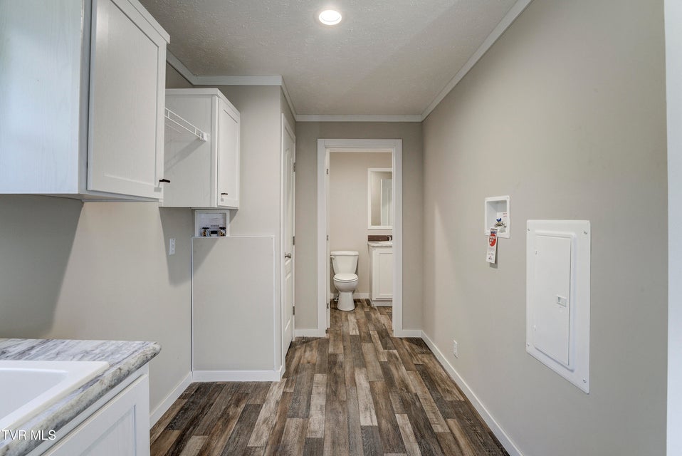 Photo #38: 560 Main Street